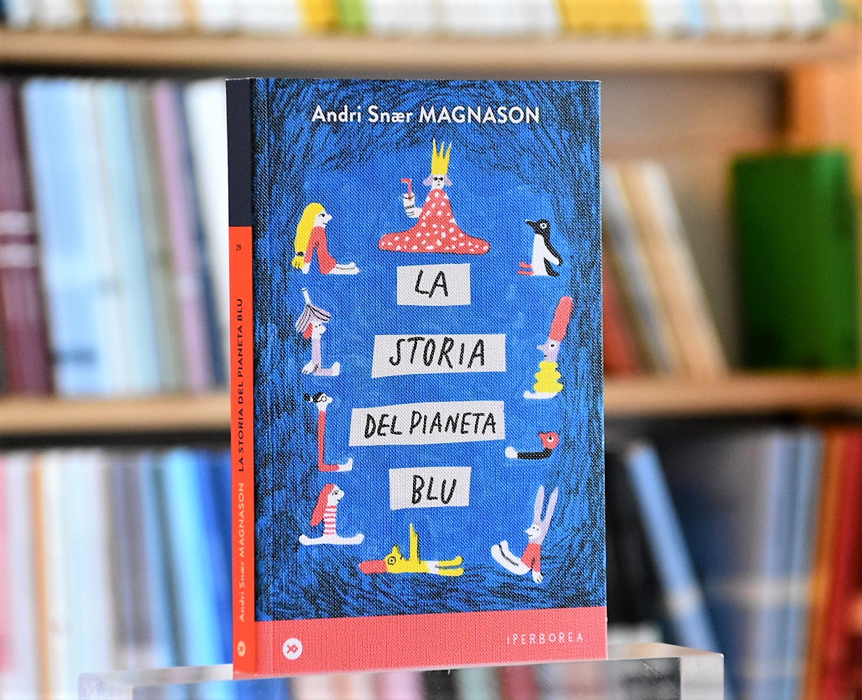 Copertina La storia del pianeta blu